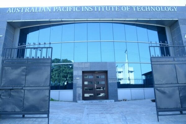 Australia Pacific Institute of technology-price in pakistan