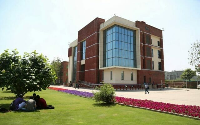 Best CA Institutes in Pakistan-Price in Pakistan
